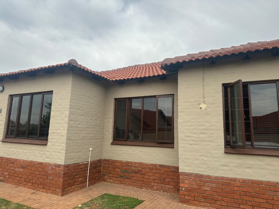 To Let 3 Bedroom Property for Rent in Safari Gardens North West